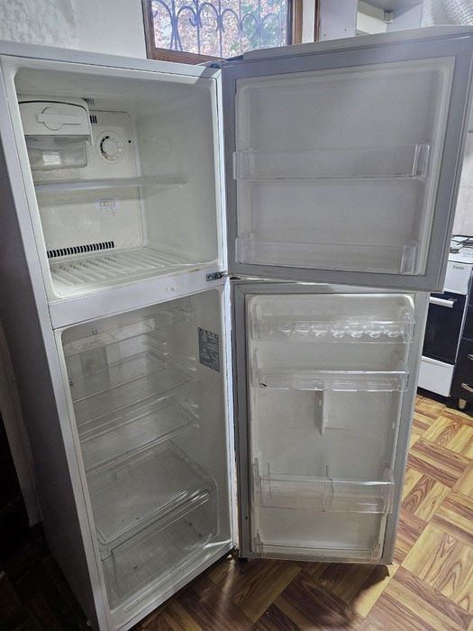Срочно продам холодильник LG