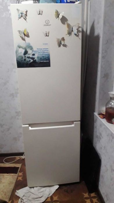 Холодильник INDEZIT 4180E