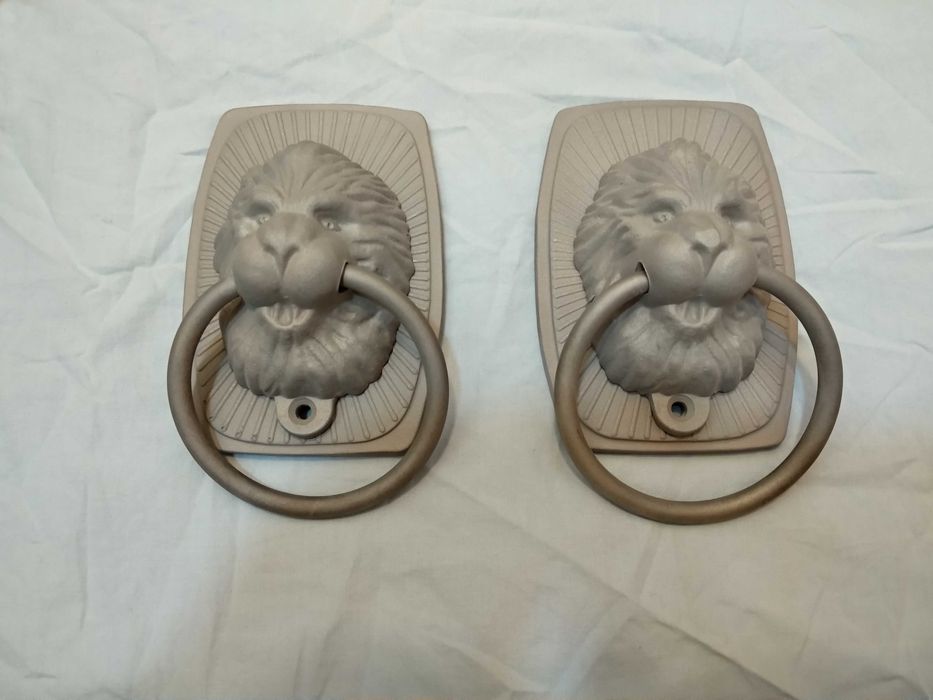 Декоративные ручки для дверей, мебели.