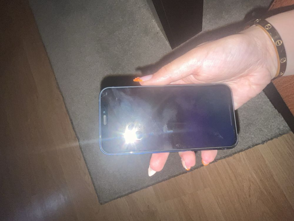 Iphone 12 mini.