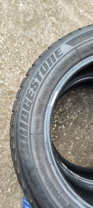 Vând 4 cauciucuri Bridgestone 205 55 R16