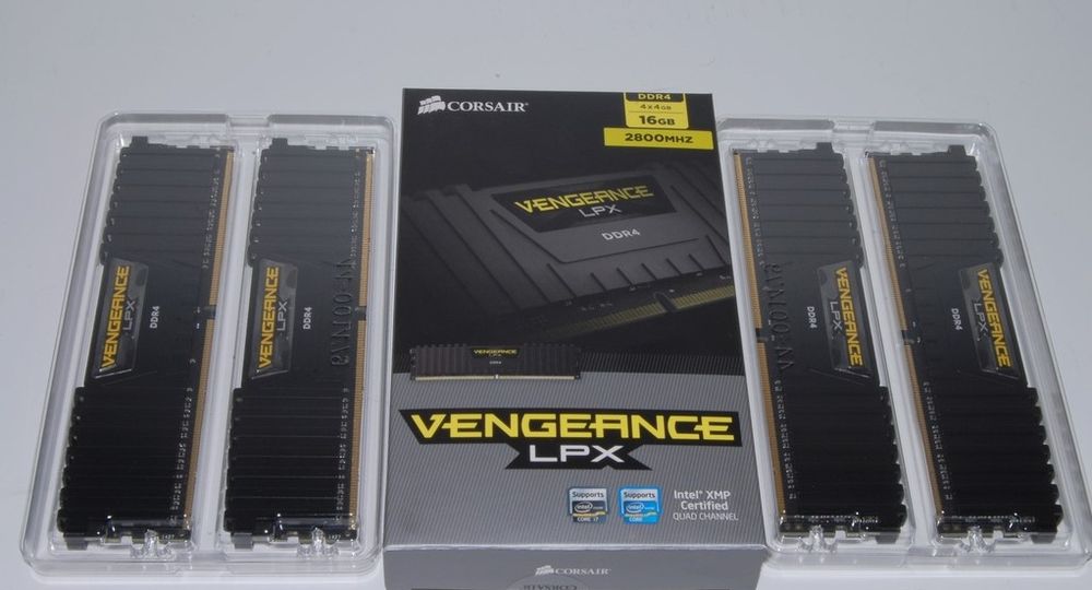 Corsair Vengeance 16GB RAM 4X4 Kit DDR4 в гаранция РАМ