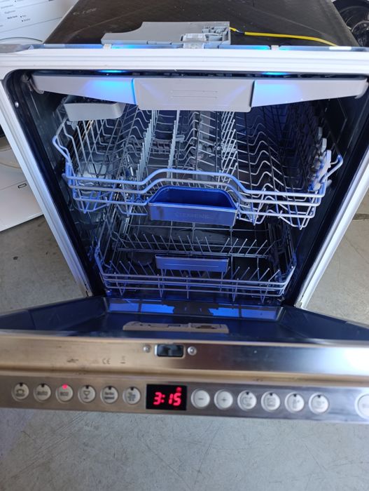 Съдомиялна SIEMENS за Пълно вграждане