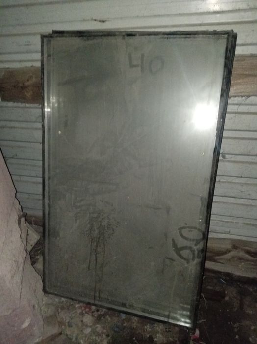 Стекло на пластик бесплатно примерно 40×60 ка 4 штук бар сынбаган