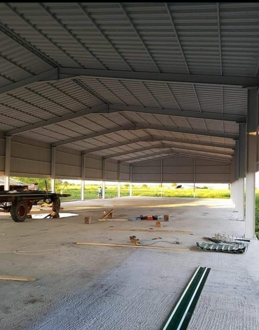 Vand structuri și hale metalice, agricole sau industriale