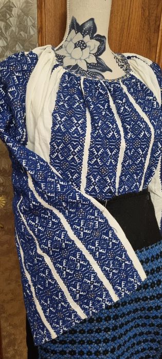 Costum popular autentic