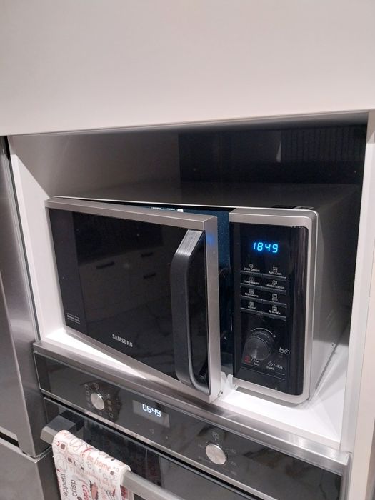 Cuptor  microunde Samsung