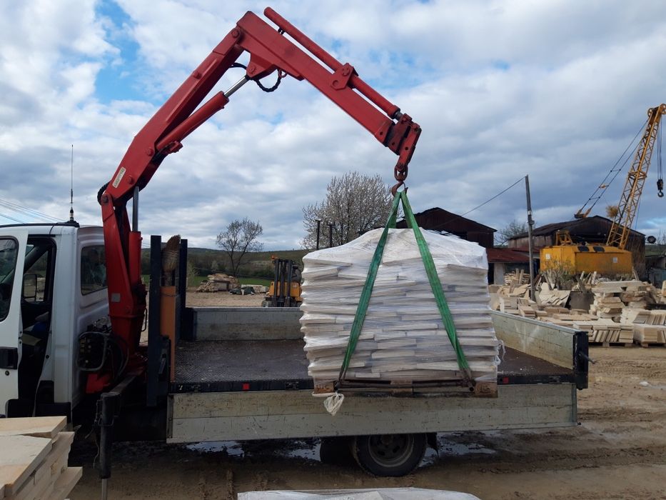 Transport marfă cu camionetă cu macara şi basculabil