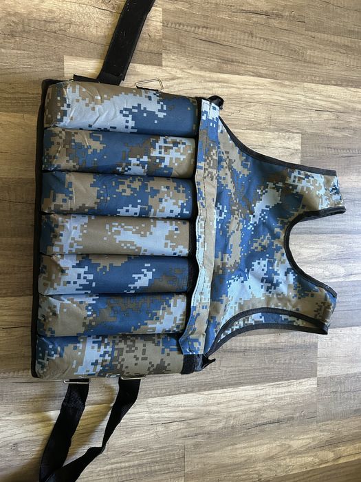 Vestă cu greutăți reglabilă MERCO – 20 kg, camuflaj digital