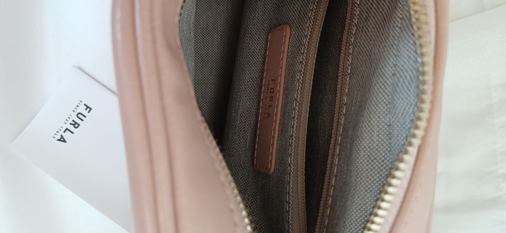 Furla Goccia  нова чанта през рамо от естествена кожа!Размери 12