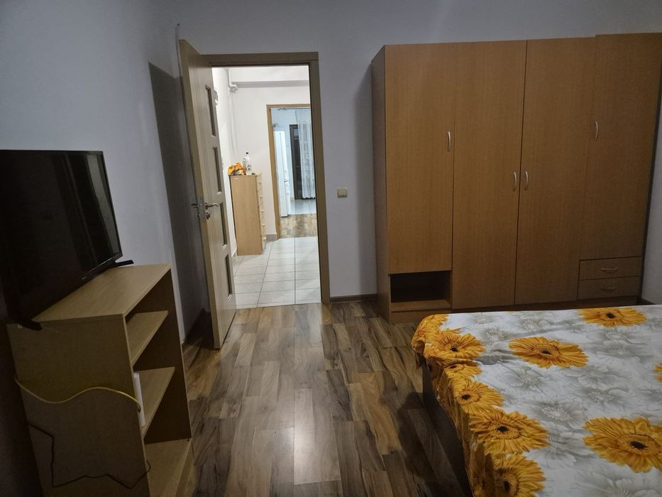 Închiriez apartament 2 camere, 2 balcoane, zona Stejarului, Florești,