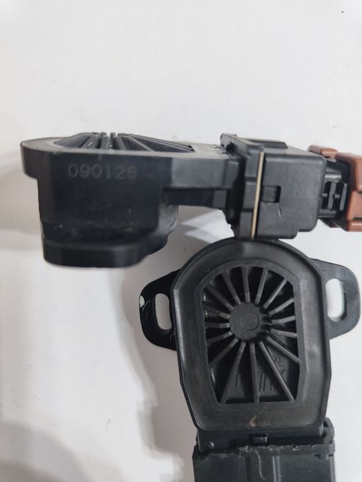 Датчик положения дроссельной заслонки Паджеро 3  6G72  бу оригинал