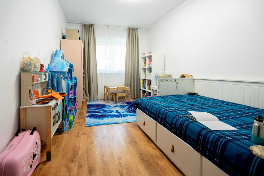 Apartament 3 camere decomandat (etaj 2) + Parcare privata