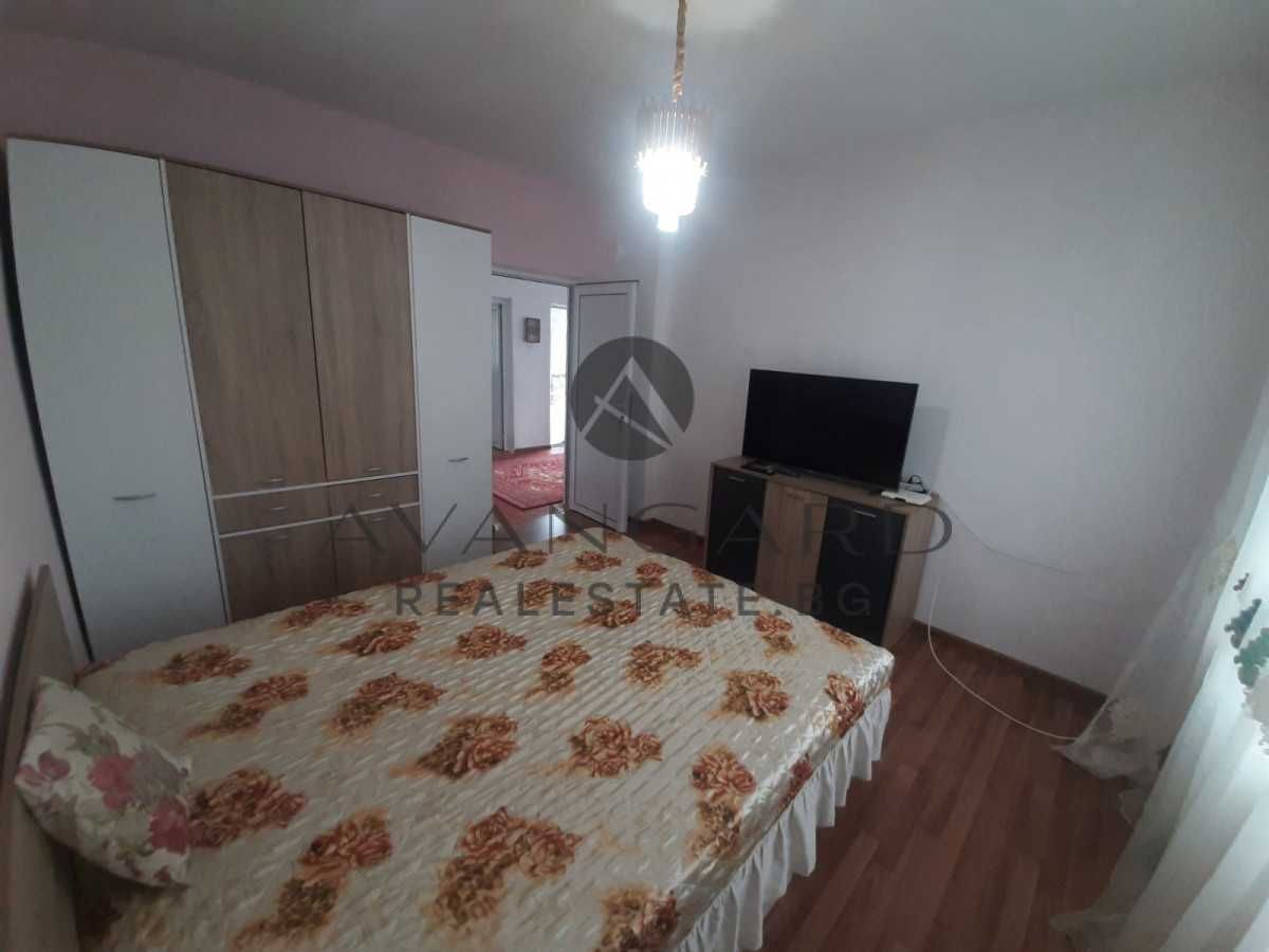 Продава се къща с всичко