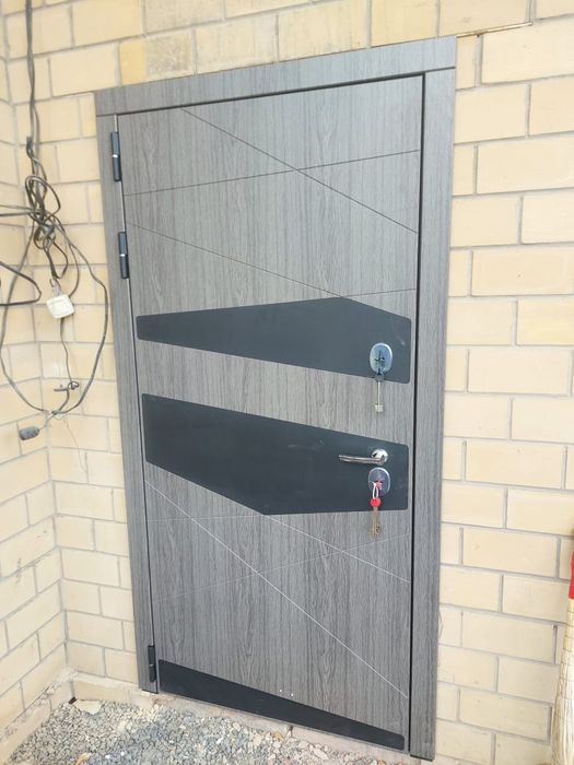 Установка входных дверей