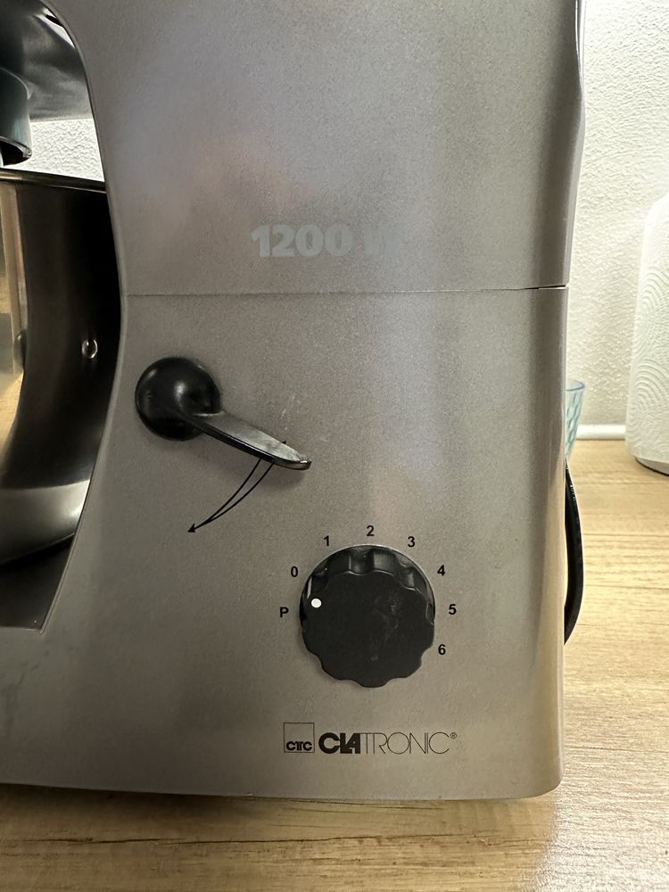 Mixer profesional Clatronic KM 3400