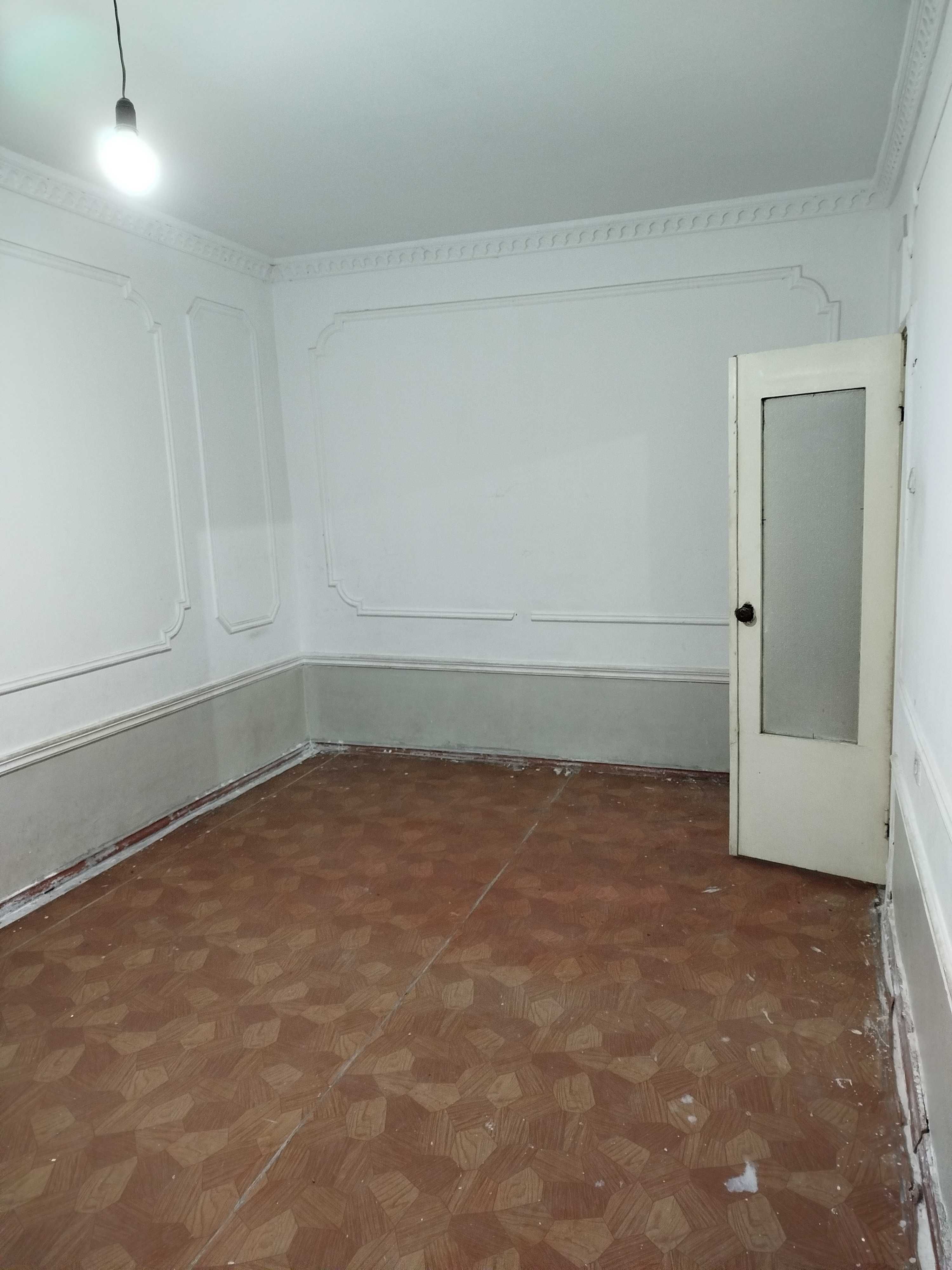 Продается 2 комн квартира ,французская планировка .
