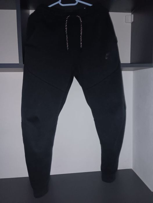 Nike tech pantaloni