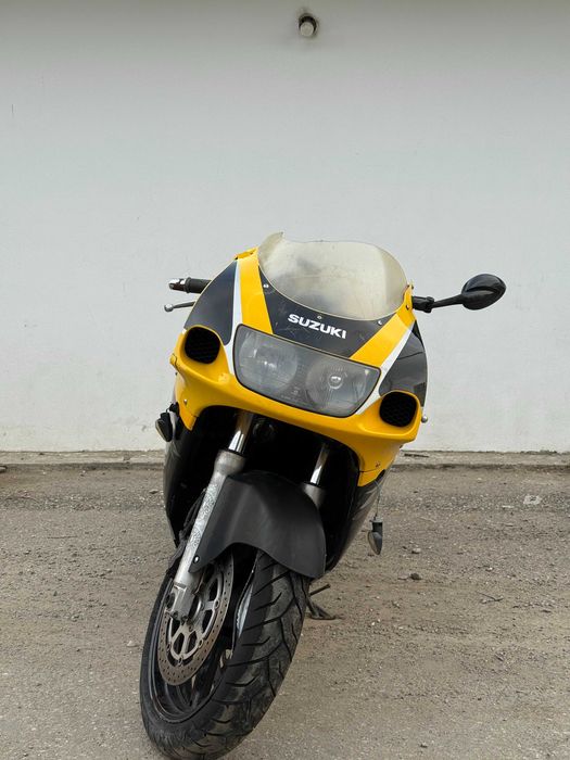 DEZMEMBREZ Suzuki GSX-R 600 SRAD 1997-2000 Carene Motor Far