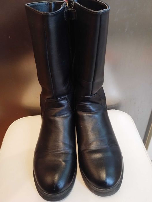 Сандали, маратонки, обувки