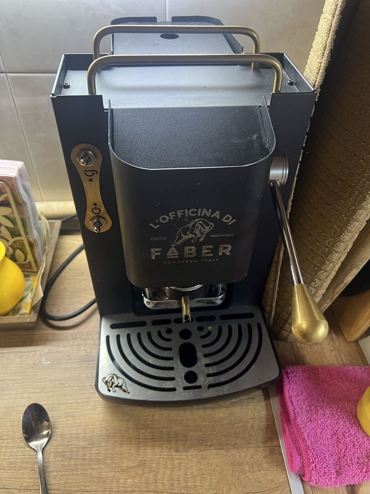 кафе машина Фабер