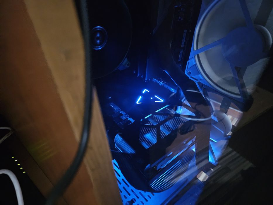 RX 7800 XT 16GB Powercolor hellhound