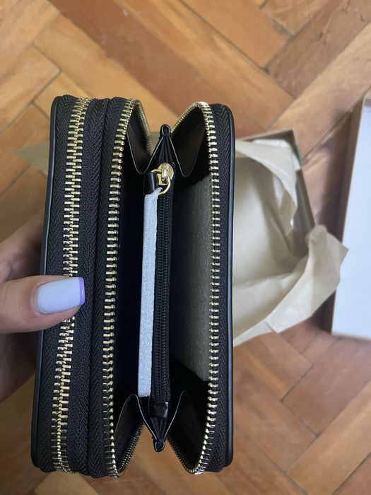 Ново портмоне нa Valentino