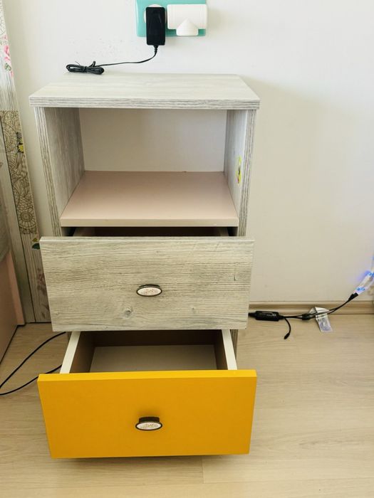 Гардероб, бюро и нощно шкафче