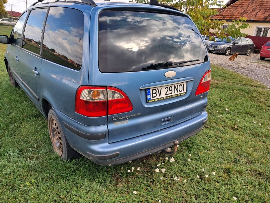 Ford galaxy avariat