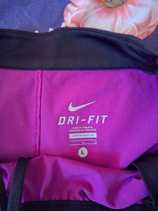 Спортно екипче!Гащета Найк и фланелка!