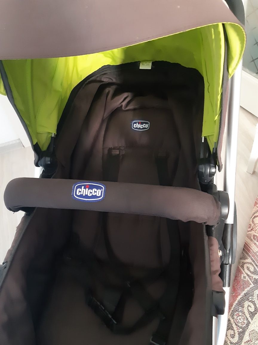 Детская коляска chicco