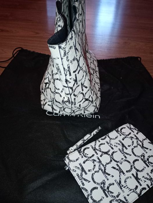 Дамска чанта Calvin Klein original  бяло и черно брандирана