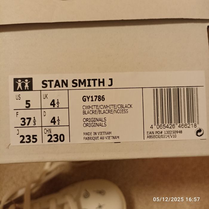 Adidași Adidas Stan Smith J,noi cu eticheta