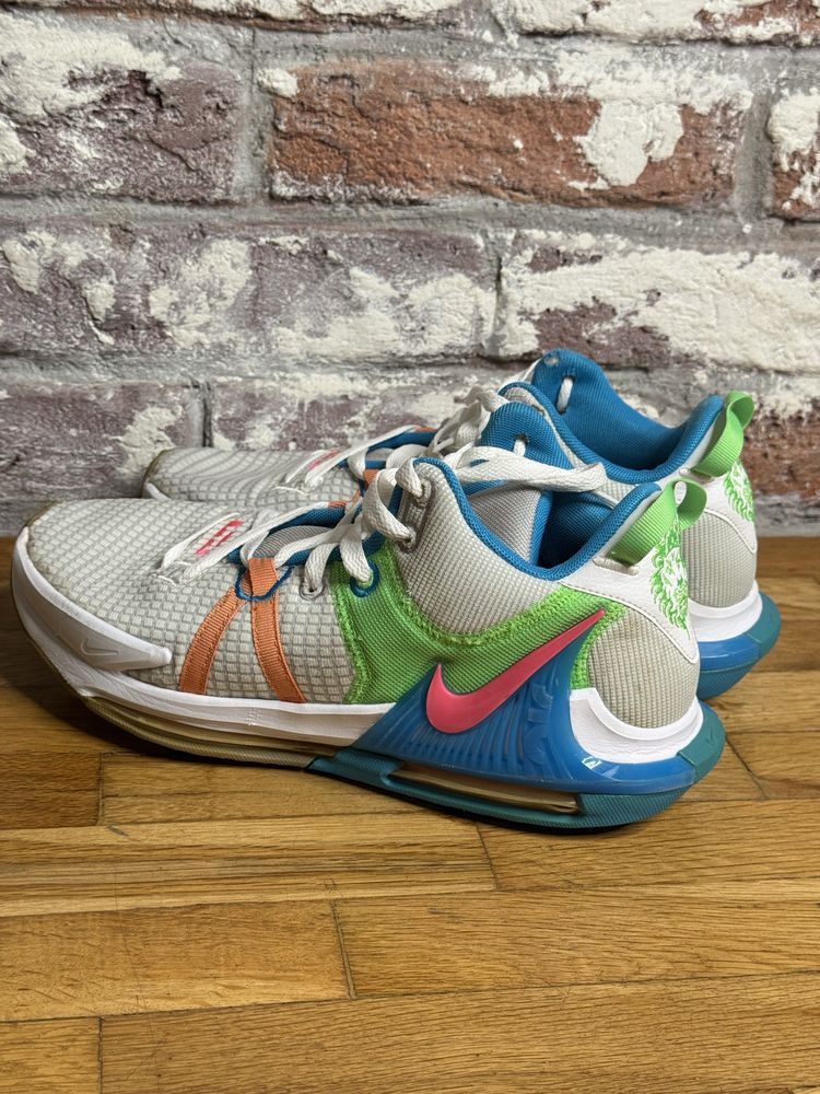 Маратонки за баскетбол Nike LeBron Witness 7