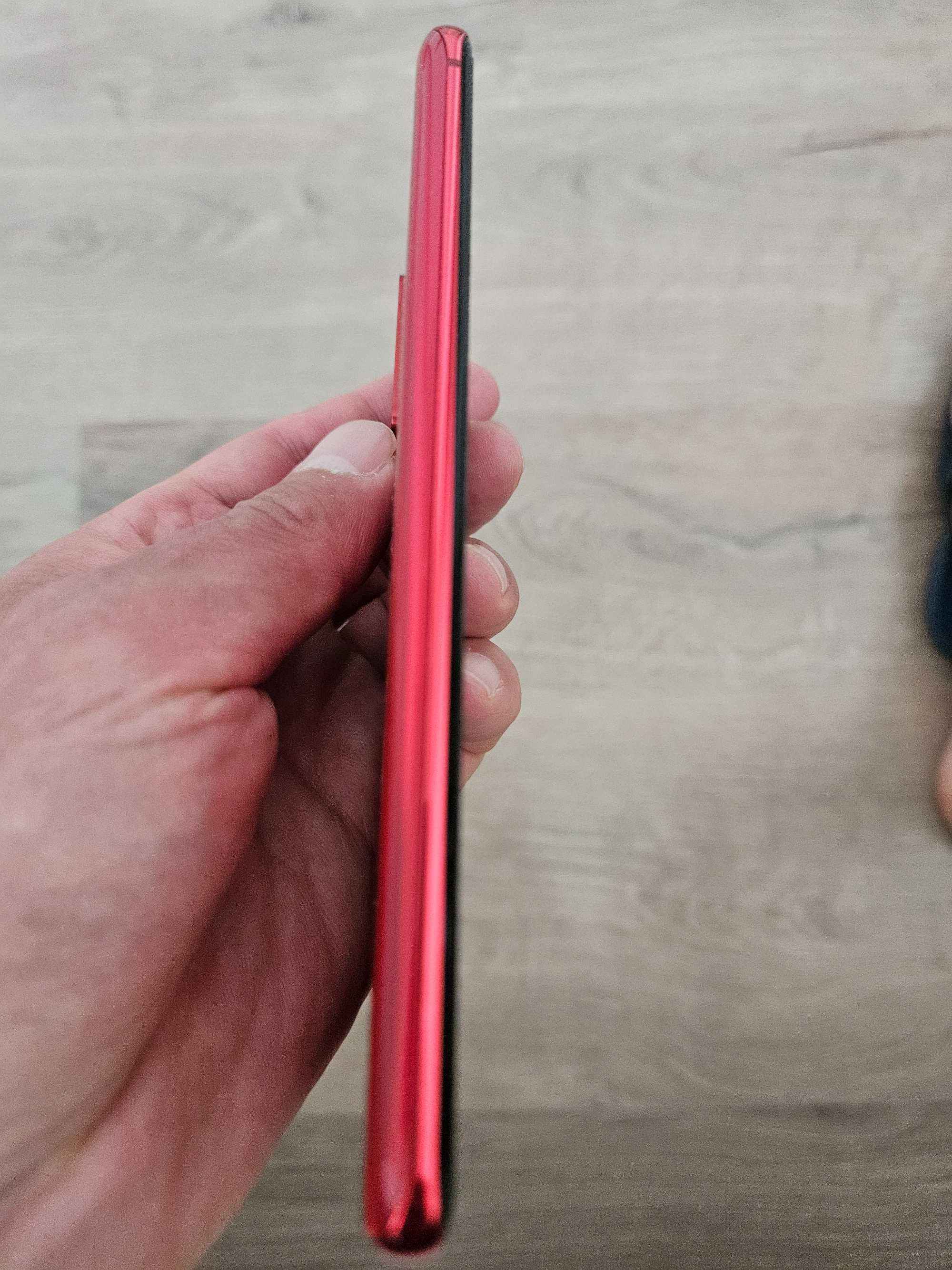 Samsung S20 в идеальном состоянии