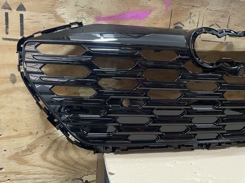 Grila centrala Audi E-TRON Facelift S-line - noua, originala