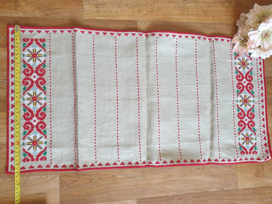 Бродирани карета