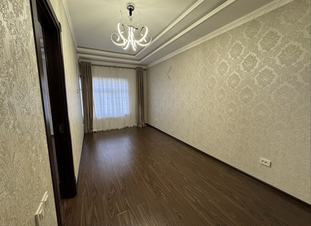 Мирзоулугбек 2/4/4 продаеться квартира ориентир Циолковский Oltintepa