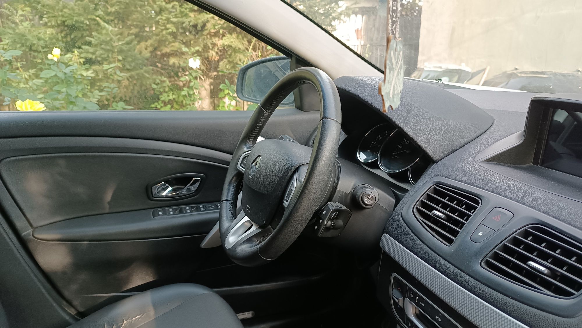 Fluence oglinda grila Megane3 bara far ușa parbriz interior volan moto