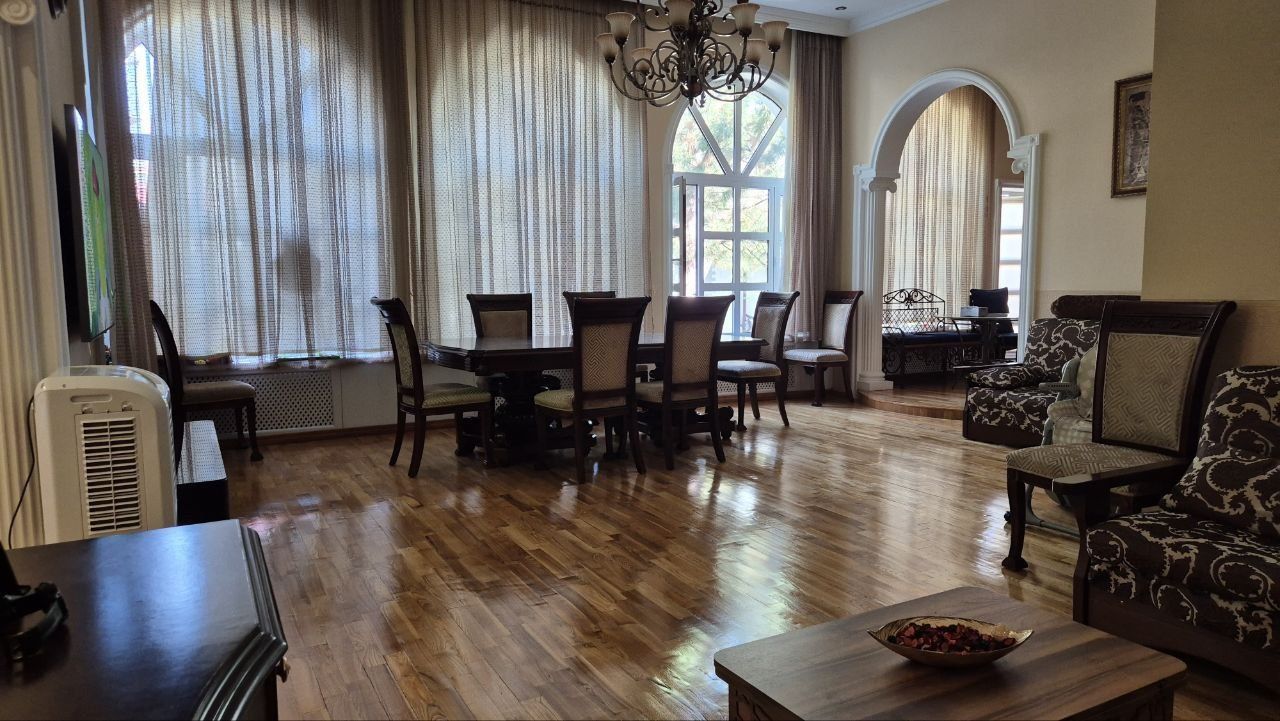 Продается дом 5 комнат, ор-р: метро Новза, 5,2 сотки