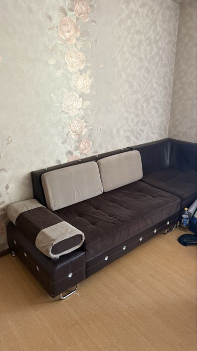 2 ta divan kreslo sotiladi