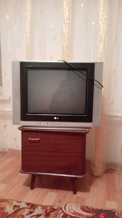 Продам телевизор