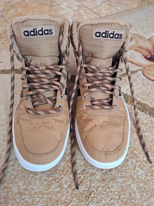 Ghete Adidas pentru sezonul rece