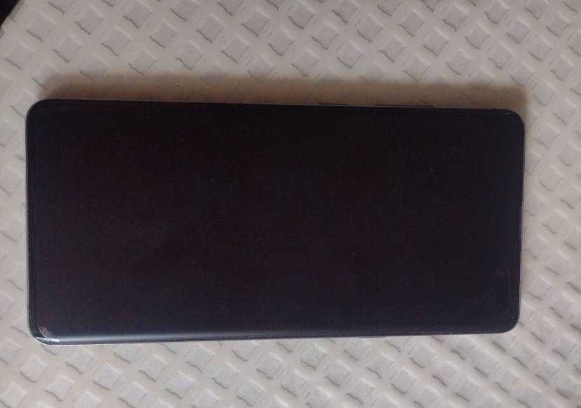 самсунг s10 5g , куплен был в карее