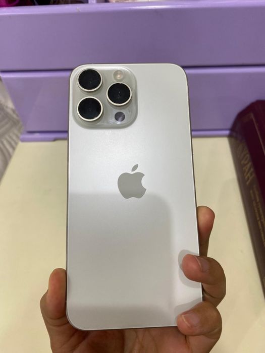 Продается 15 pro max 256г в отлично состоянии, ни одной царапины
