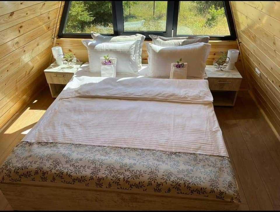 Cabana stil A-Frame si case din structura de lemn