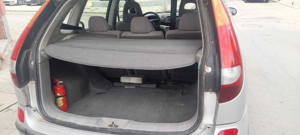 Nissan Almera Tino - 2001 / Sofia