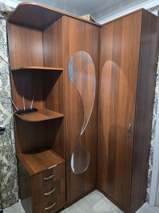 Прихожая мебель шкаф