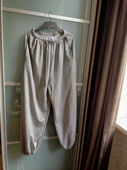 Серые крутые джогеры с флисовой прослоичкой