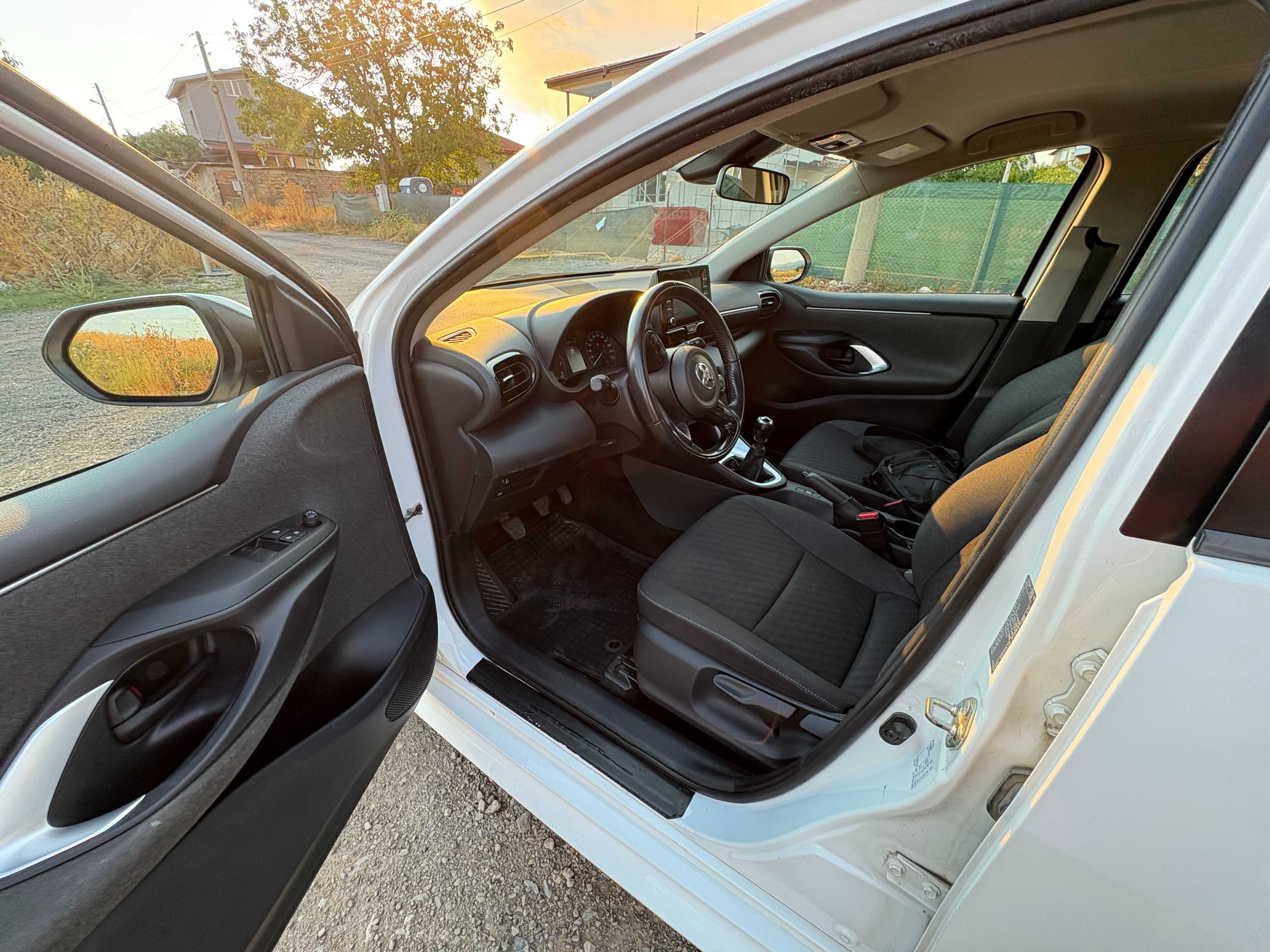 Toyota Yaris 1.5 Business 123k.с. в гаранция до 03.2027